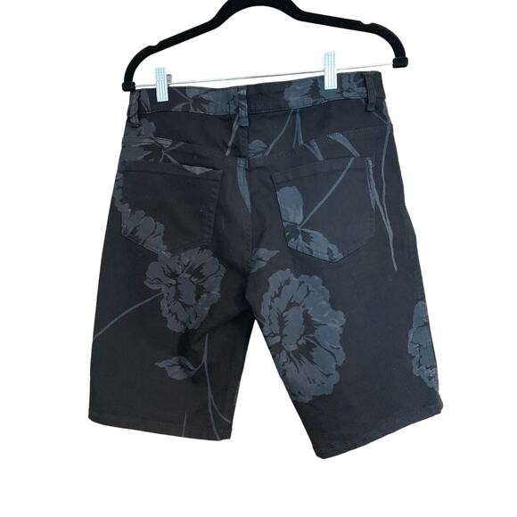 Purple & More Bermuda Shorts Black Gray Floral Women's Size 6 NWT - Picture 2 of 7